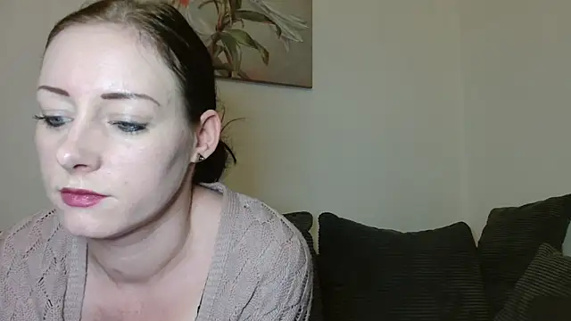 Snapshot of Jasmin-White chatting on 11-12-25, 04:40 Jasmin-White online show from 11-12-25, 04:40