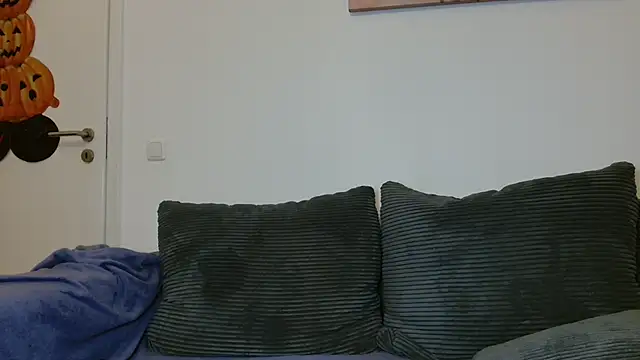 Snapshot of Jasmin-White chatting on 11-29-25, 10:13 Jasmin-White online show from 11-29-25, 10:13