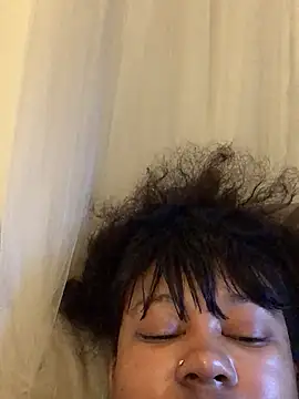 Snapshot of Sexy_ebony_BunNey chatting on 03-21-25, 02:07 Sexy ebony BunNey online show from 03-21-25, 02:07