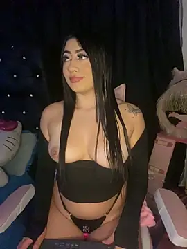 Snapshot of KittyRous chatting on 01-25-25, 07:06 KittyRous online show from 01-25-25, 07:06