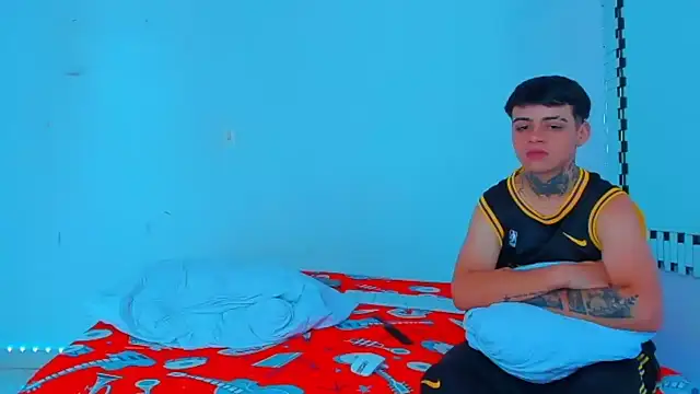 HOT boy2025 online show from 01-11-25, 06:12