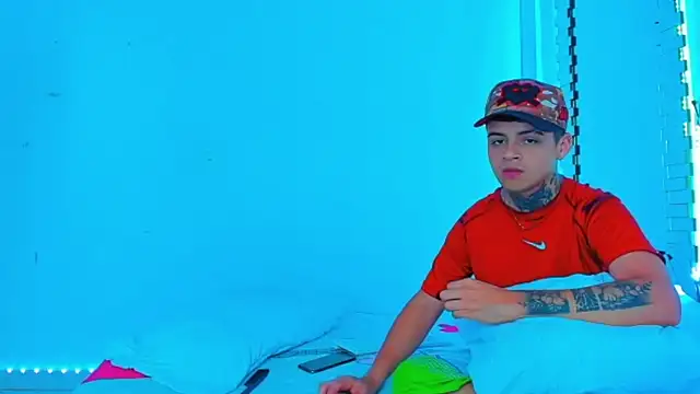 HOT boy2025 online show from 02-02-25, 09:45