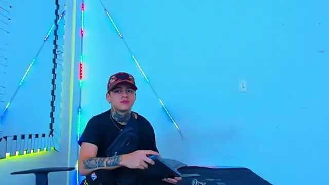 HOT boy2025 online show from 09-27-25, 11:43