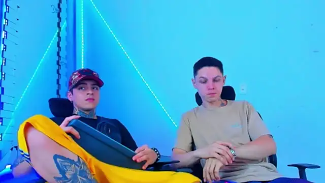 HOT boy2025 online show from 10-12-25, 03:49