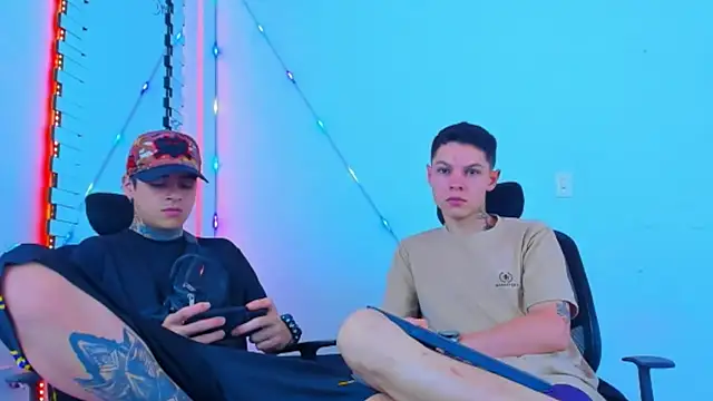 HOT boy2025 online show from 10-19-25, 01:17