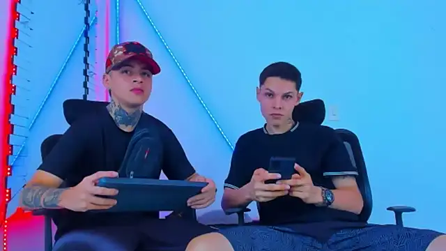 HOT boy2025 online show from 11-01-25, 07:38