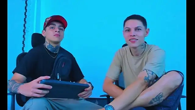 HOT boy2025 online show from 11-17-25, 02:28