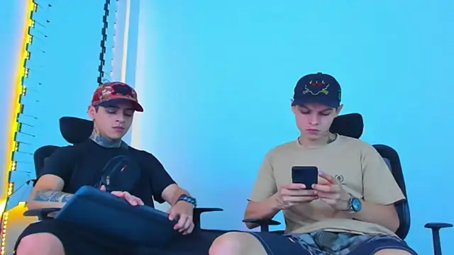 HOT boy2025 online show from 12-18-25, 11:11