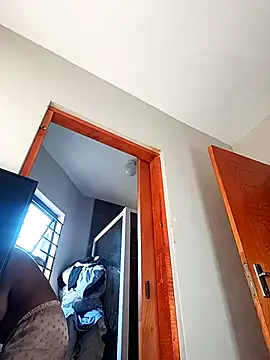 Snapshot of Mayo01_ chatting on 10-22-25, 05:52 Mayo01 online show from 10-22-25, 05:52