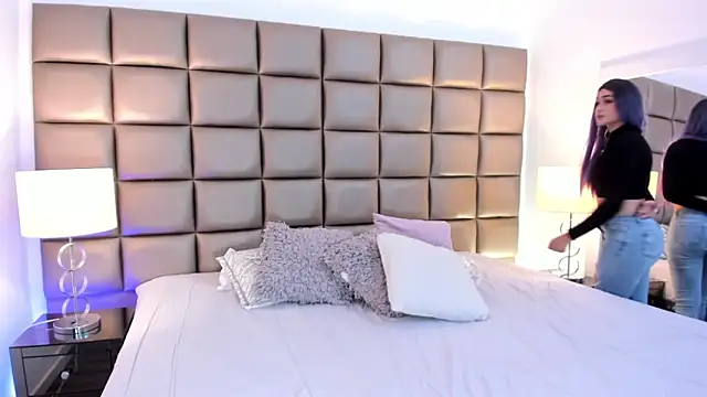 AnnyHizzle online show from 03-11-25, 09:26