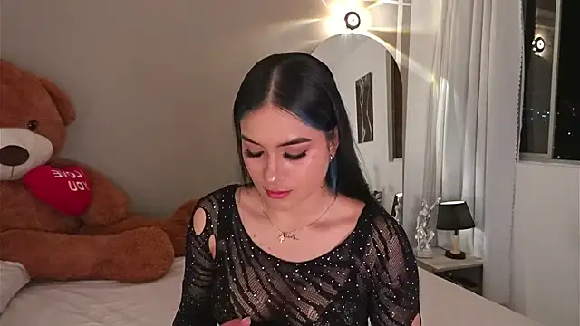 AnnyHizzle online show from 11-13-25, 01:37