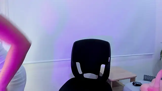 Dapnne  online show from 12-28-24, 08:15