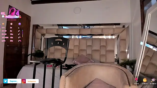 Dapnne  online show from 10-10-25, 12:48