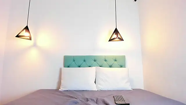 Tinny and Candy online show from 12-07-24, 01:51