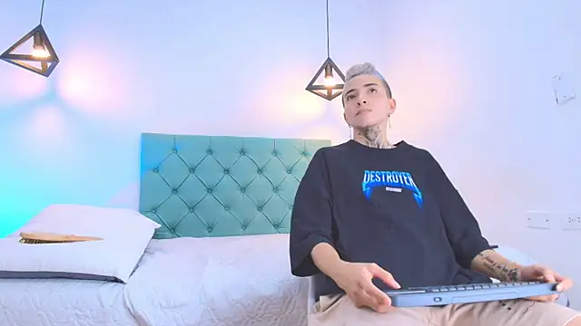 Tinny and Candy online show from 03-07-25, 04:11