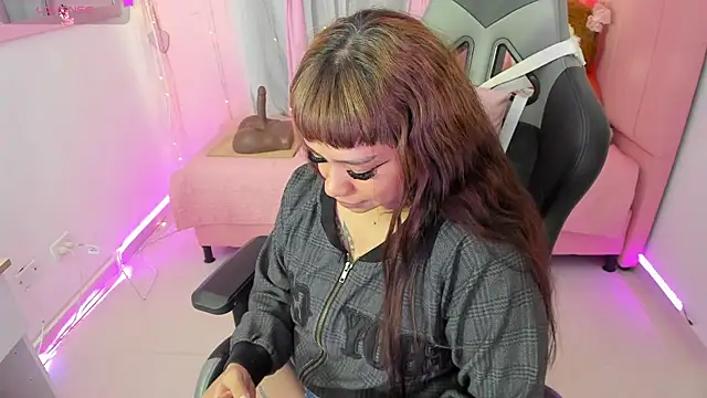 zoesullivan online show from 09-20-25, 02:40