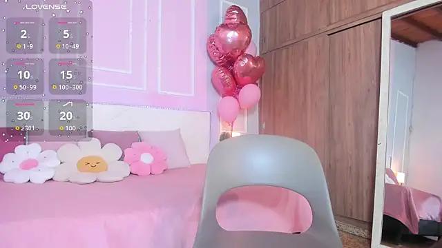 Snapshot of OraLarson chatting on 03-18-25, 01:09 OraLarson online show from 03-18-25, 01:09