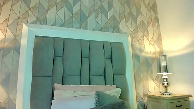 Ginger Violetta  online show from 12-23-24, 07:41