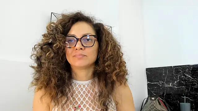 Juliabadlee online show from 02-01-25, 03:08