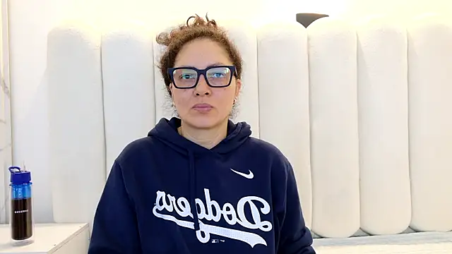 Juliabadlee online show from 02-03-26, 11:43