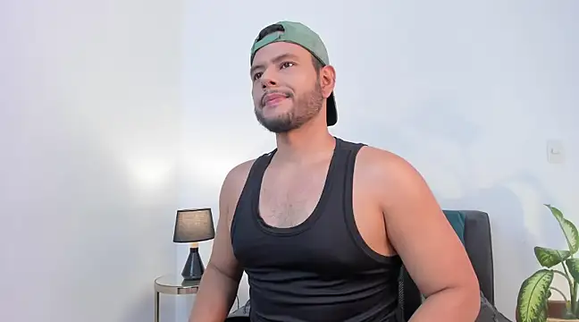 Snapshot of Nate_Ocean chatting on 02-18-25, 01:10 Nate Ocean online show from 02-18-25, 01:10