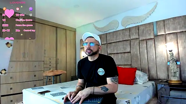 Snapshot of petterwilly1 chatting on 10-29-25, 09:05 petterwilly1 online show from 10-29-25, 09:05