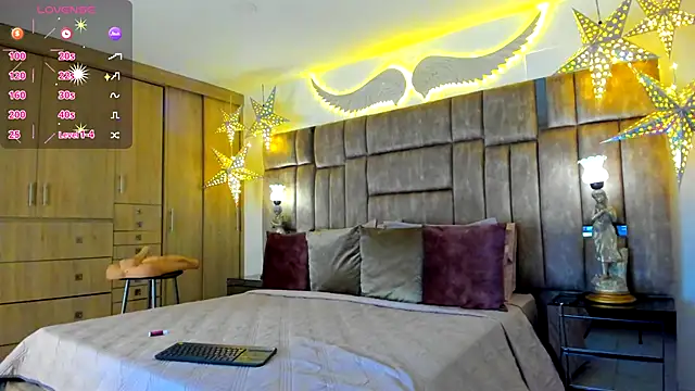 Snapshot of petterwilly1 chatting on 11-12-25, 03:12 petterwilly1 online show from 11-12-25, 03:12