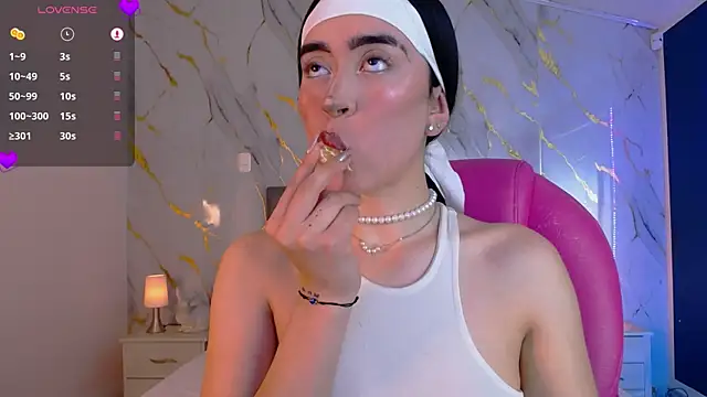 Snapshot of Julieta_De_Los_Angeles chatting on 01-10-25, 03:29 Julieta De Los Angeles online show from 01-10-25, 03:29