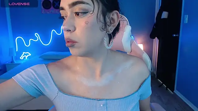 Snapshot of Julieta_De_Los_Angeles chatting on 03-18-25, 03:53 Julieta De Los Angeles online show from 03-18-25, 03:53