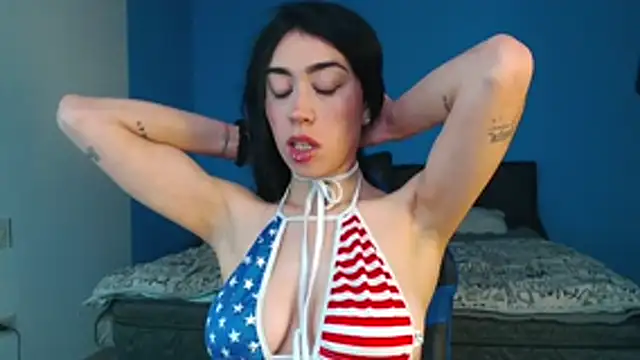 Snapshot of Julieta_De_Los_Angeles chatting on 10-23-25, 01:54 Julieta De Los Angeles online show from 10-23-25, 01:54