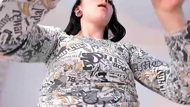 liaqueen610 online show from 12-19-24, 02:45