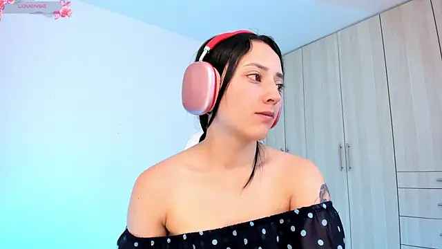 liaqueen610 online show from 02-12-25, 08:29