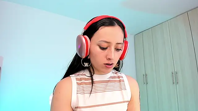 liaqueen610 online show from 02-16-25, 07:38