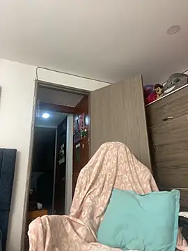 liaqueen610 online show from 10-13-25, 10:54