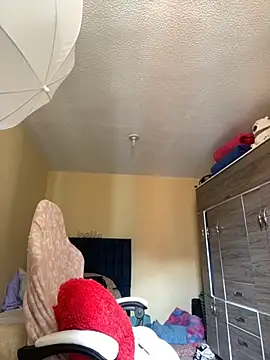 liaqueen610 online show from 10-26-25, 05:08