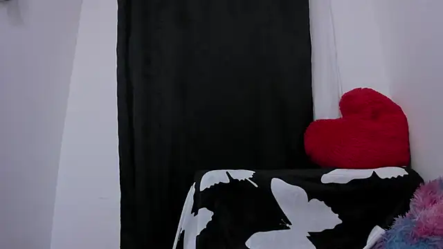 liaqueen610 online show from 07-13-26, 12:35