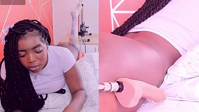 Snapshot of zoeethompson_cm chatting on 03-19-25, 05:28 zoeethompson cm online show from 03-19-25, 05:28