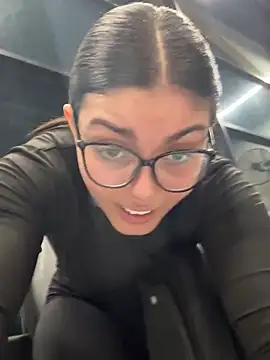 Snapshot of zui_lu chatting on 02-15-25, 05:09 zui lu online show from 02-15-25, 05:09