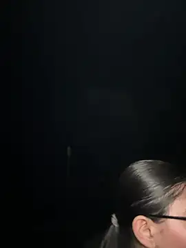 Snapshot of zui_lu chatting on 02-18-25, 04:15 zui lu online show from 02-18-25, 04:15