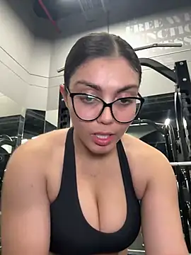 Snapshot of zui_lu chatting on 02-19-25, 05:05 zui lu online show from 02-19-25, 05:05