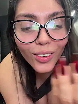 Snapshot of zui_lu chatting on 02-21-25, 08:18 zui lu online show from 02-21-25, 08:18