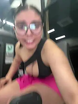 Snapshot of zui_lu chatting on 02-23-25, 05:01 zui lu online show from 02-23-25, 05:01