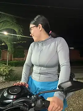 Snapshot of zui_lu chatting on 02-26-25, 08:04 zui lu online show from 02-26-25, 08:04