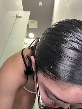 Snapshot of zui_lu chatting on 03-06-25, 08:19 zui lu online show from 03-06-25, 08:19