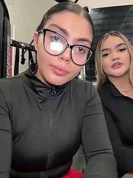 Snapshot of zui_lu chatting on 03-08-25, 04:56 zui lu online show from 03-08-25, 04:56