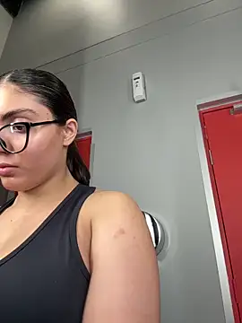 Snapshot of zui_lu chatting on 03-11-25, 12:11 zui lu online show from 03-11-25, 12:11