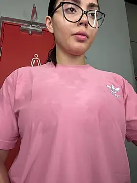 Snapshot of zui_lu chatting on 03-16-25, 05:03 zui lu online show from 03-16-25, 05:03