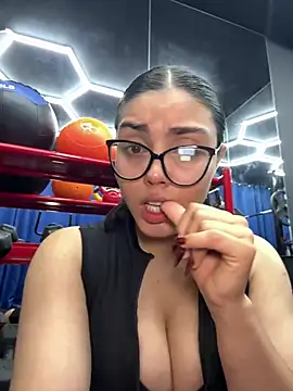 Snapshot of zui_lu chatting on 03-18-25, 04:37 zui lu online show from 03-18-25, 04:37