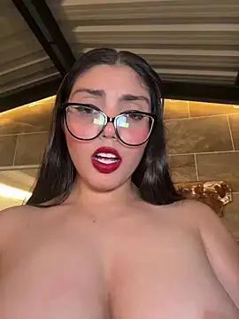 Snapshot of zui_lu chatting on 03-23-25, 07:42 zui lu online show from 03-23-25, 07:42