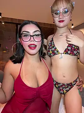 Snapshot of zui_lu chatting on 11-25-25, 01:49 zui lu online show from 11-25-25, 01:49